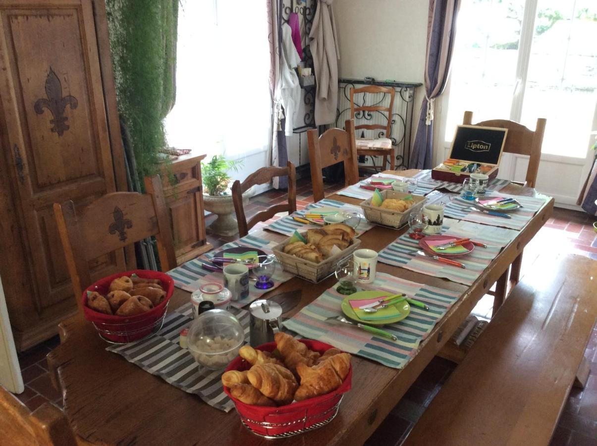 L'Orme Des Voyageurs Bed & Breakfast Boutigny Екстериор снимка
